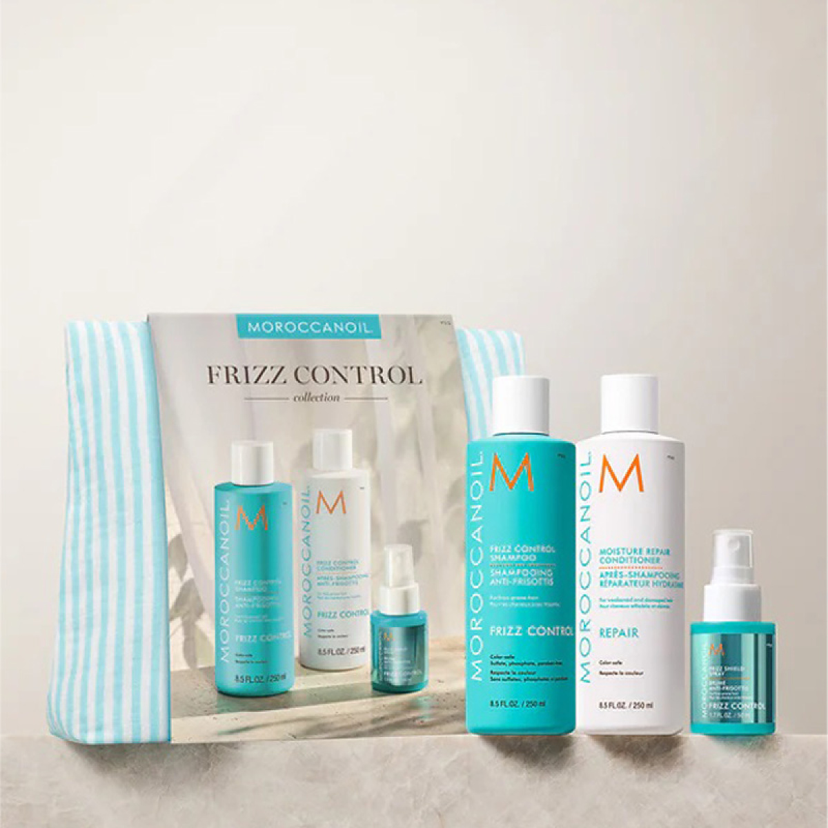 Комплект за изглаждане на непокорна коса Moroccanoil Frizz Control 2x250ml/160ml + подарък несесер Комплект за изглаждане на непокорна коса Moroccanoil Frizz Control 2x250ml/160ml + подарък несесер